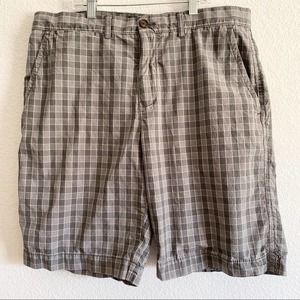 Tommy Hilfiger plaid shorts size 34